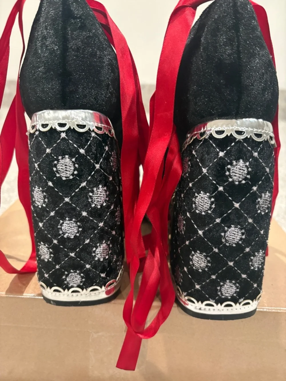 Only Maker black velvet platforms with red ribbon bow Koi x Twilight size 10
